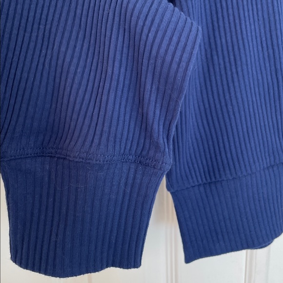 TOMMY HILFIGER SPORT BLUE CREWNECK RIBBED LONG SLEEVE CROP CENTRAL LOGO TOP SZ M - Picture 4 of 8